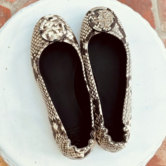 NWOT Tory Burch Minnie Snake Print Flats - Picture 2 of 11
